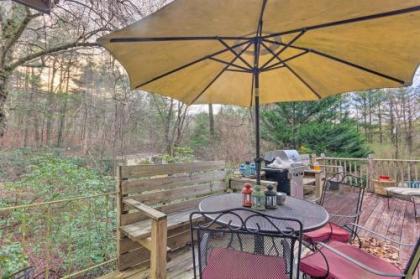 Asheville Forest Home by Creek   7 mi to Dtwn Asheville North Carolina