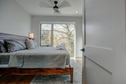 Broadway Loft 210