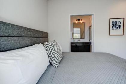 Broadway Loft 220 - image 4