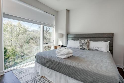 Broadway Loft 220 - image 5