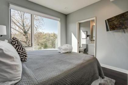 Broadway Loft 310