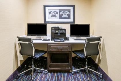 Holiday Inn Express Hotel & Suites Ashland an IHG Hotel - image 12