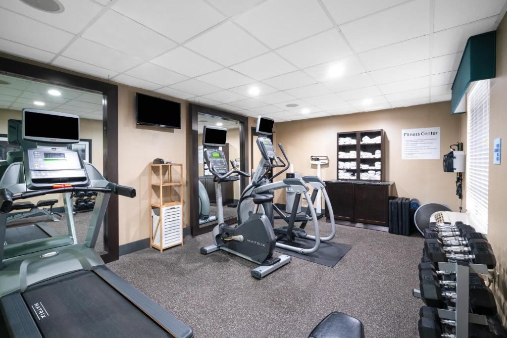 Holiday Inn Express Hotel & Suites Ashland an IHG Hotel - image 3