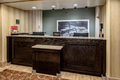 Hampton Inn Ashland - image 12
