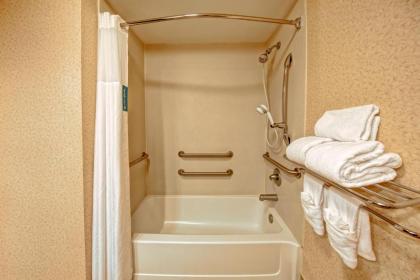 Hampton Inn Ashland - image 8