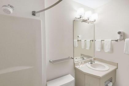 Days Inn by Wyndham Ashland - image 2