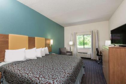 Days Inn by Wyndham Ashland - image 3
