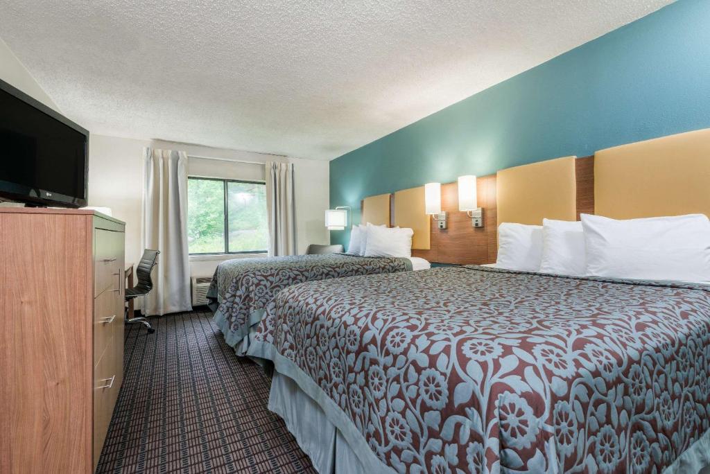 Days Inn by Wyndham Ashland - image 6