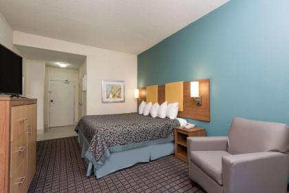 Days Inn by Wyndham Ashland - image 9
