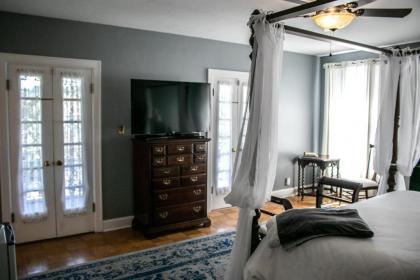 Governor's Inn Bed and Breakfast - image 11