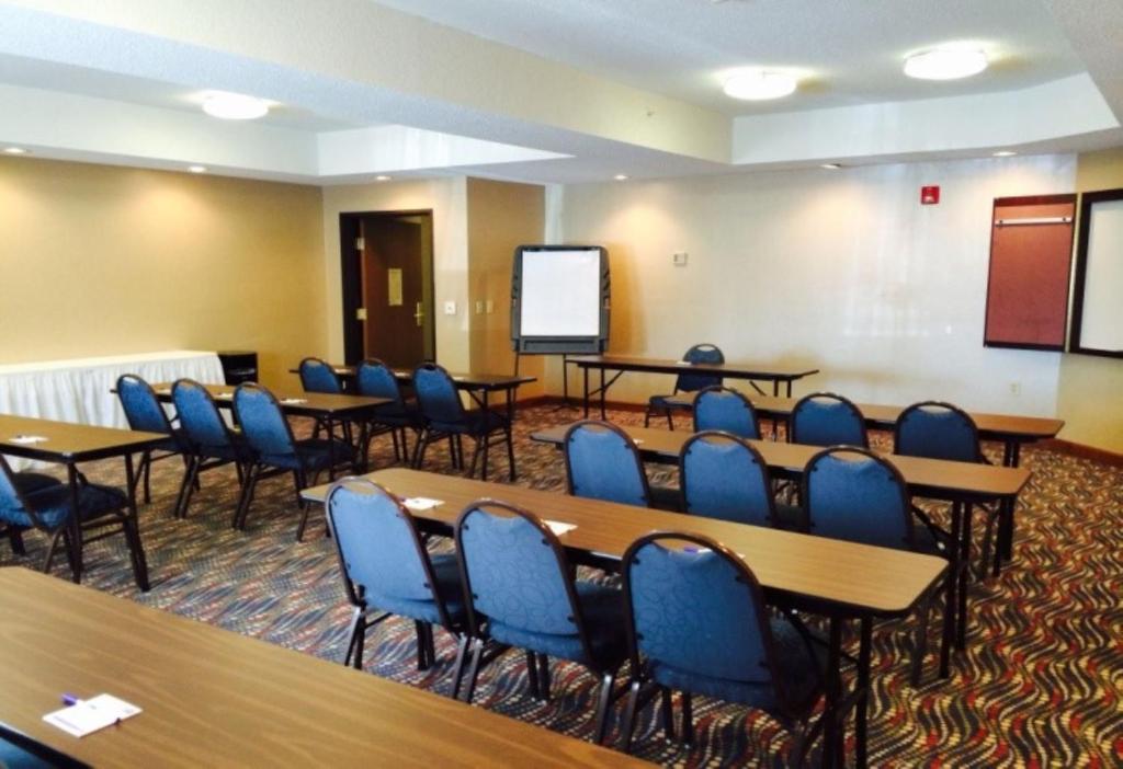 Holiday Inn Express & Suites Ashland an IHG Hotel - image 7