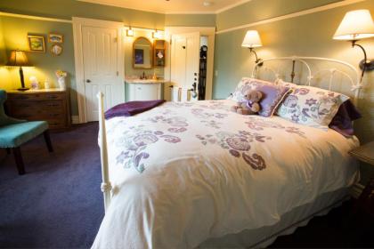 The Iris Inn - image 12