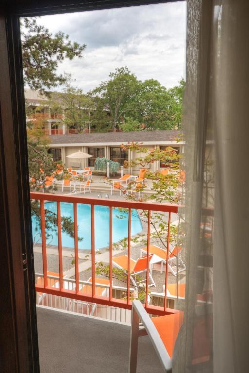 Ashland Hills Hotel & Suites - image 5