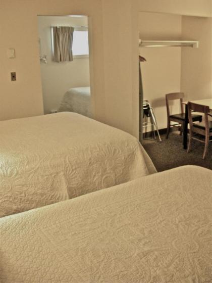Timbers Motel - image 10