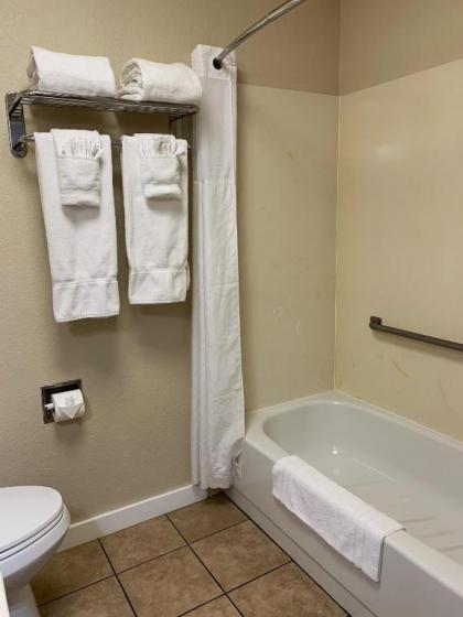 Stratford Inn - image 11
