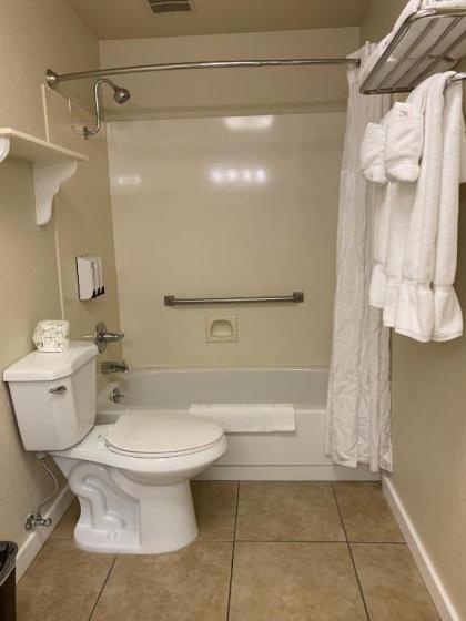 Stratford Inn - image 13