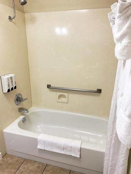 Stratford Inn - image 9