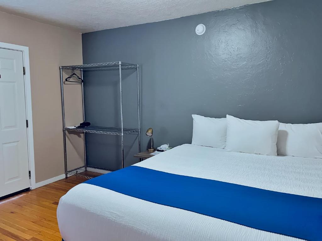 Ashland Motel - University - image 3