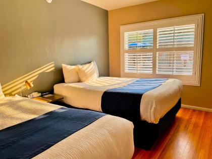 Ashland Motel - University - image 9