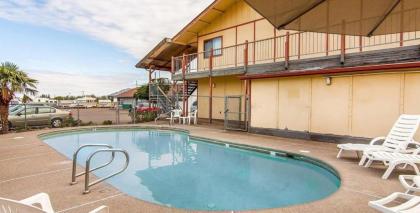 Ashland Valley Inn - image 11