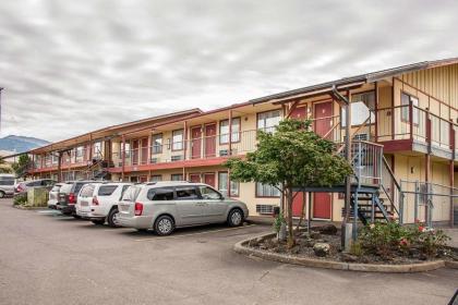 Ashland Valley Inn - image 13