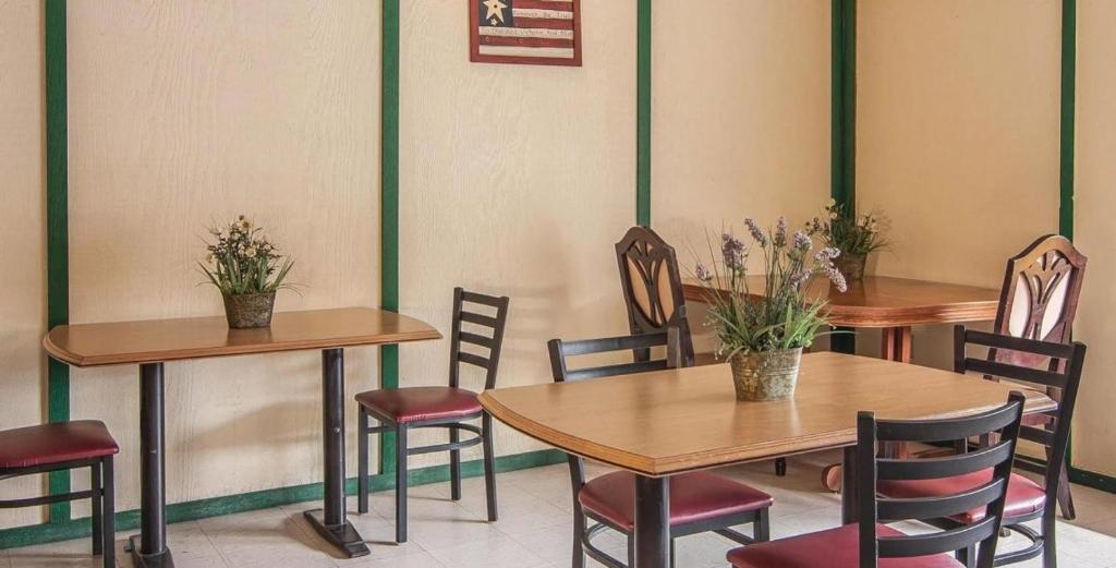 Ashland Valley Inn - image 3