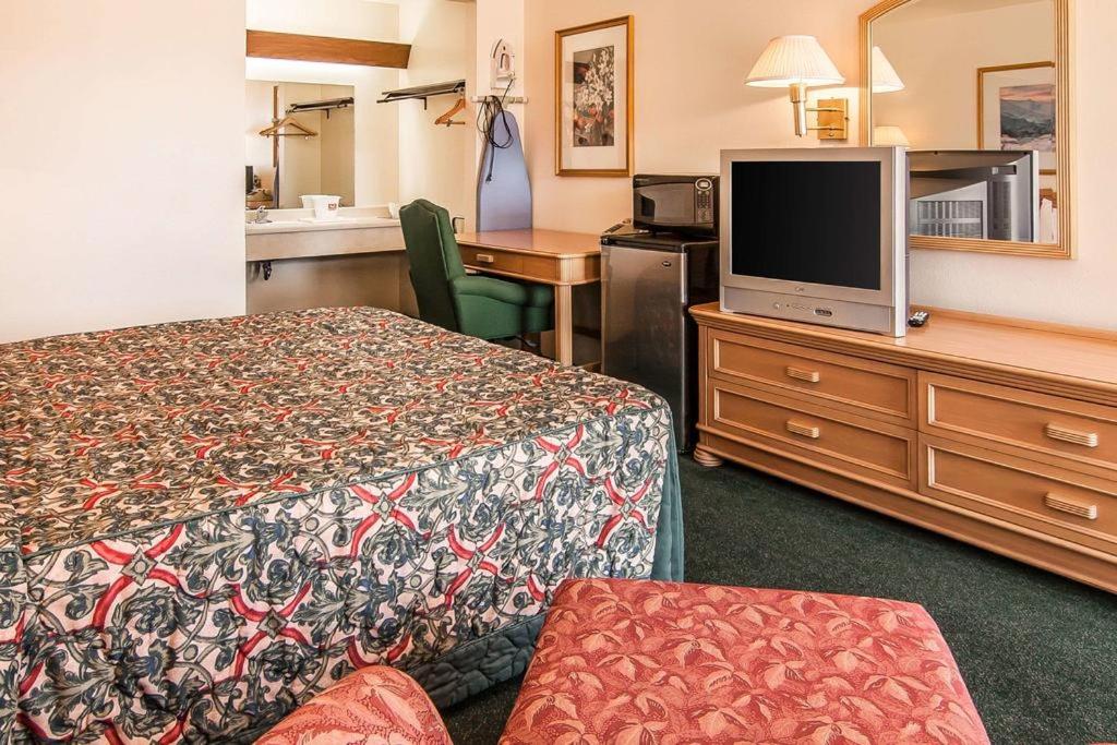 Ashland Valley Inn - image 4