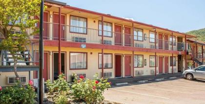 Ashland Valley Inn - image 8