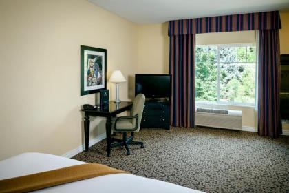 Plaza Inn & Suites at Ashland Creek - image 13