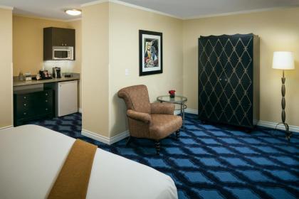 Plaza Inn & Suites at Ashland Creek - image 3