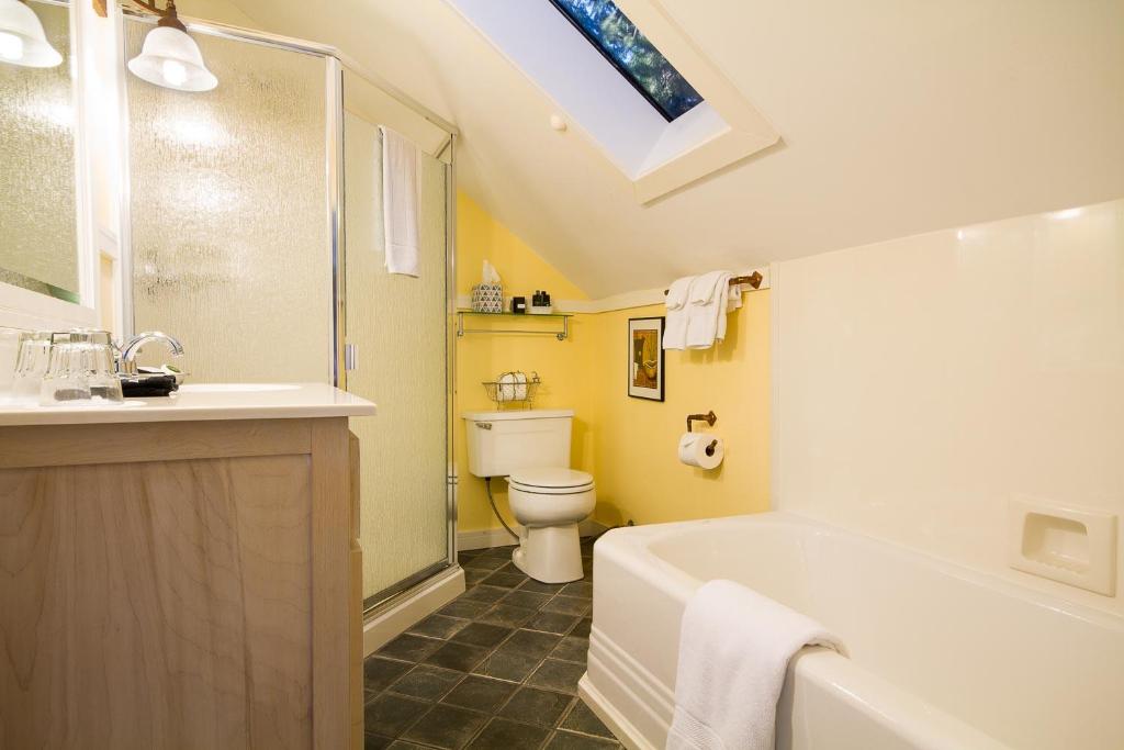 Oak Hill Bed & Breakfast - image 5