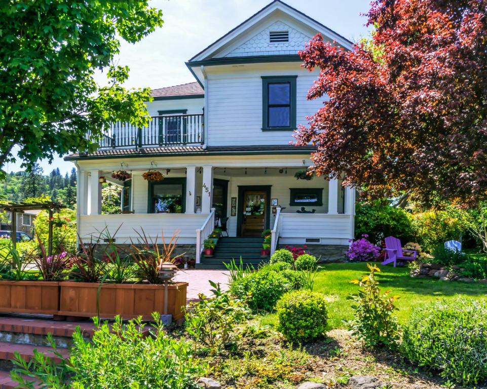 Abigail's Bed and Breakfast Inn - image 3