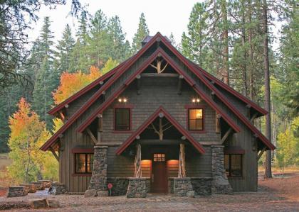 Ashland Lodge with Lake Views Patio and 5 Mtn Bikes!