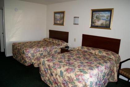 American Inn and Suites - image 4