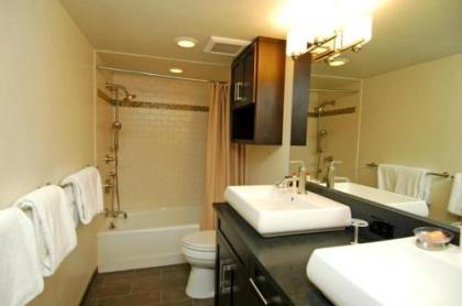 Fifth Avenue Unit 8 - image 2