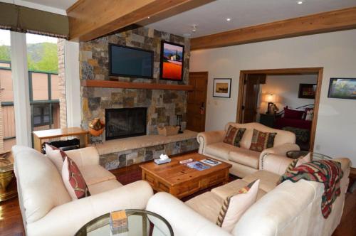 Durant Condominiums Unit C5 - image 3
