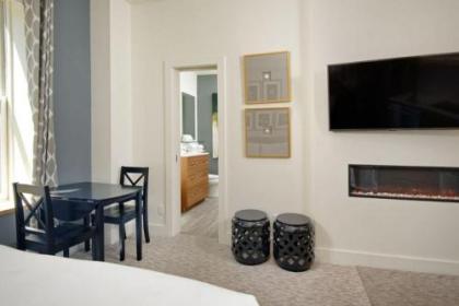 Independence Square Unit 212 - image 2