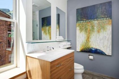Independence Square Unit 212 - image 3