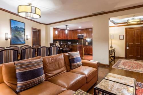 Ritz-Carlton Club 3 Bedroom Luxury - main image