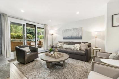 Designer Condo on River - Steps to Aspen Center! - image 10