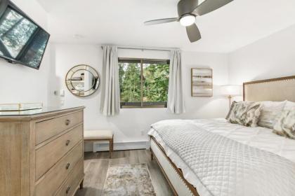 Designer Condo on River - Steps to Aspen Center! - image 14