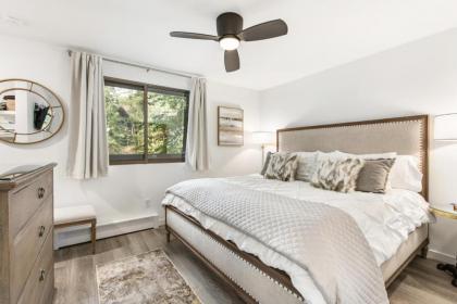 Designer Condo on River - Steps to Aspen Center! - image 5