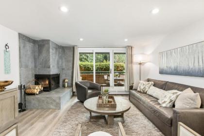 Designer Condo on River - Steps to Aspen Center! - image 7