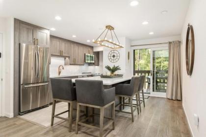 Designer Condo on River - Steps to Aspen Center! - image 9