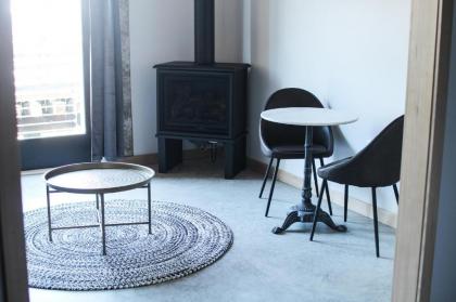 Bowline Hotel - image 13