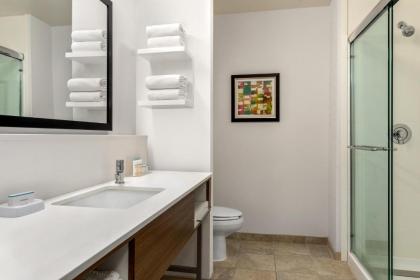 Hampton Inn Athens - image 6