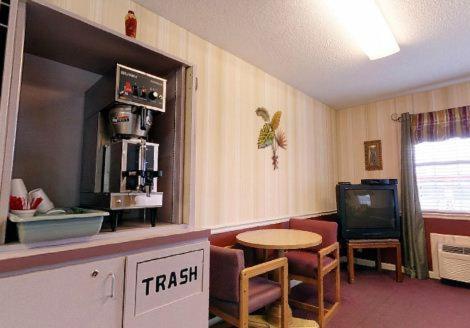 America's Best Value Inn-Athens - image 7
