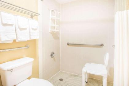 Days Inn by Wyndham Athens - image 3