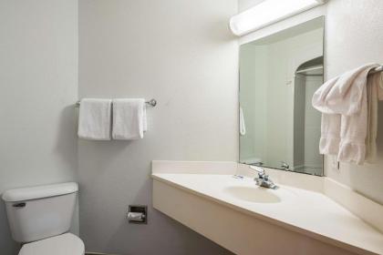 Motel 6 Athens - image 11