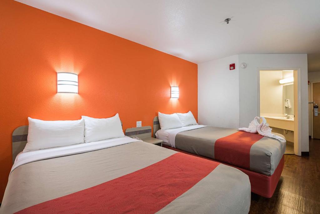 Motel 6 Athens - image 6